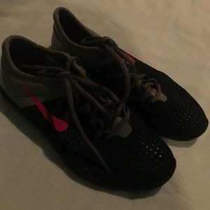 Nike gym shoes